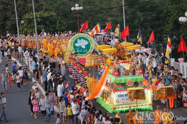 Ấn tượng với lễ rước Phật tại cố đô Huế ảnh 16 anh17.jpg