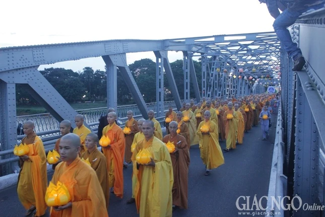 Ấn tượng với lễ rước Phật tại cố đô Huế ảnh 20 anh22.jpg