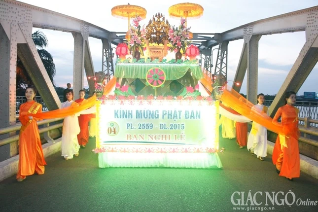 Ấn tượng với lễ rước Phật tại cố đô Huế ảnh 21 anh23.jpg