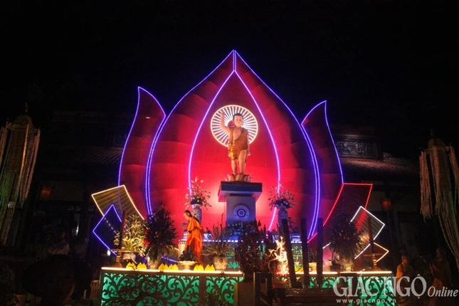 Ấn tượng với lễ rước Phật tại cố đô Huế ảnh 25 anh28.jpg