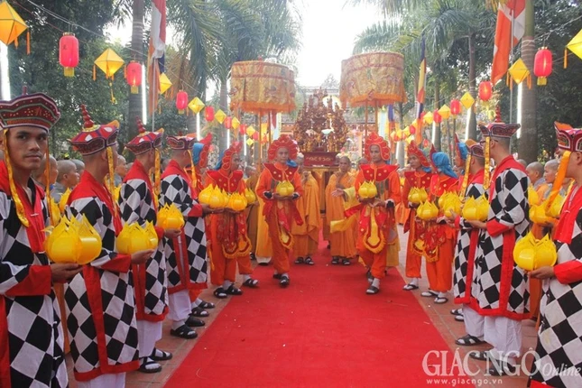 Ấn tượng với lễ rước Phật tại cố đô Huế ảnh 7 anh7.jpg
