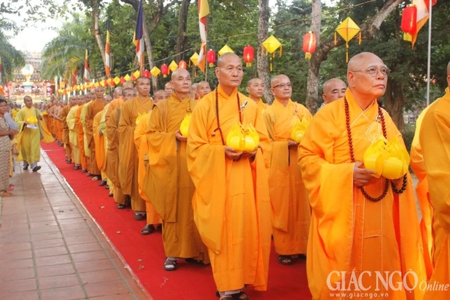 Ấn tượng với lễ rước Phật tại cố đô Huế ảnh 8 anh8.jpg