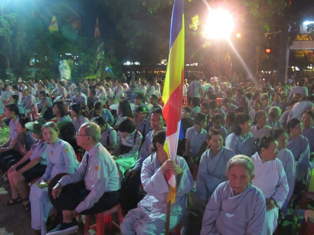 Phố cổ Hội An trang nghiêm tổ chức Đại lễ Phật đản ảnh 4 h.an04.jpg