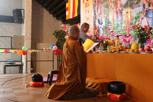 Phật tử Việt tại Đức tổ chức kính mừng Phật đản ảnh 1 1AA.jpg