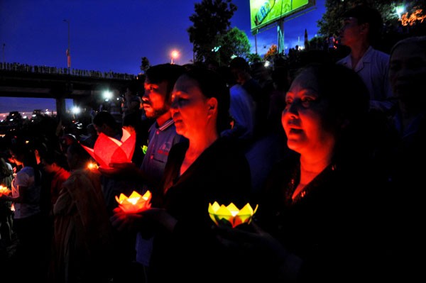 Kon Tum: Đêm hoa đăng lung linh bên dòng ĐăkLa ảnh 7 Hinh 7.jpg