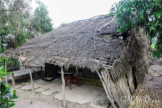 Tặng nhà tình thương và mổ mắt cho người nghèo ảnh 1 ANHV.jpg