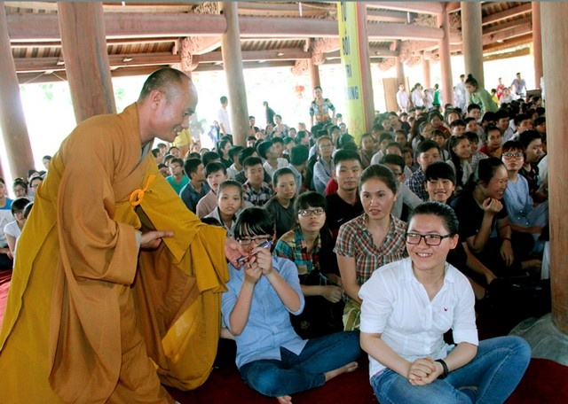 Hà Tĩnh: Chùa Thanh Lương tổ chức tư vấn mùa thi 2015 ảnh 4 tvan 4.jpg