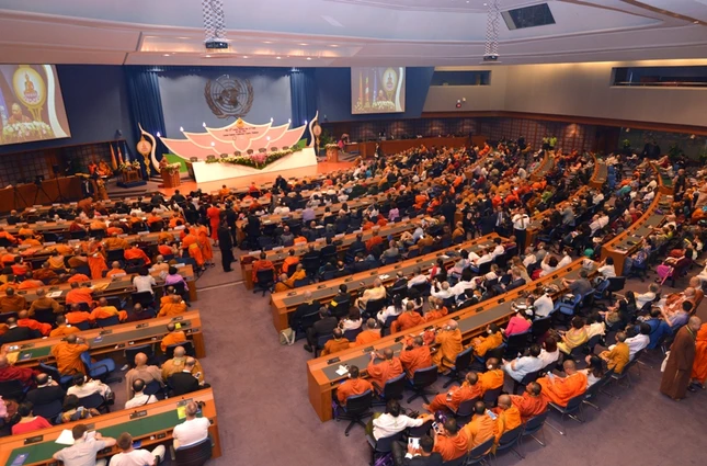 Chum anh tai tru so LHQ (9).JPG