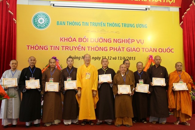 Bế mạc khóa bồi dưỡng do Ban TT-TT TƯ tổ chức ảnh 2 bv 3.jpg