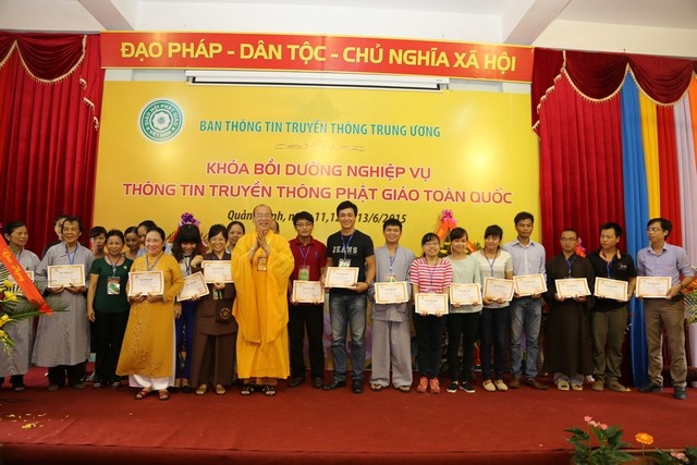 Bế mạc khóa bồi dưỡng do Ban TT-TT TƯ tổ chức ảnh 4 bv 5.jpg