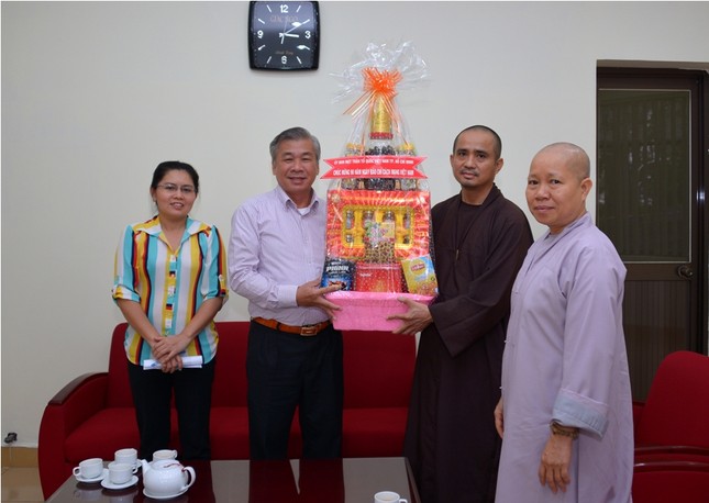 UBMTTQVN TPHCM tham BGN (2).JPG