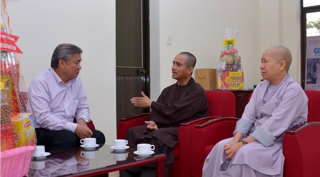 UBMTTQVN TPHCM tham BGN (1).JPG