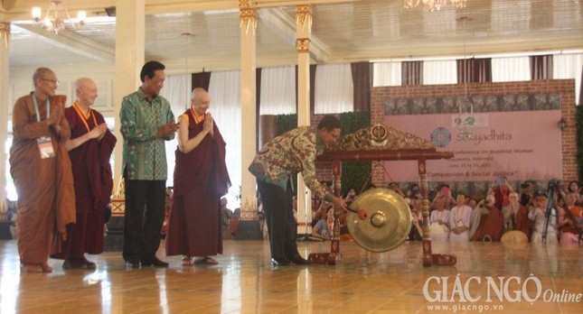 Khai mạc Hội nghị Sakyadhita lần thứ 14 tại Indonesia ảnh 8 1 nu gioi 8.jpg