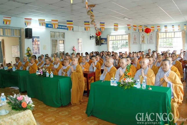 Ni vien Phuoc Long Q (4).jpg