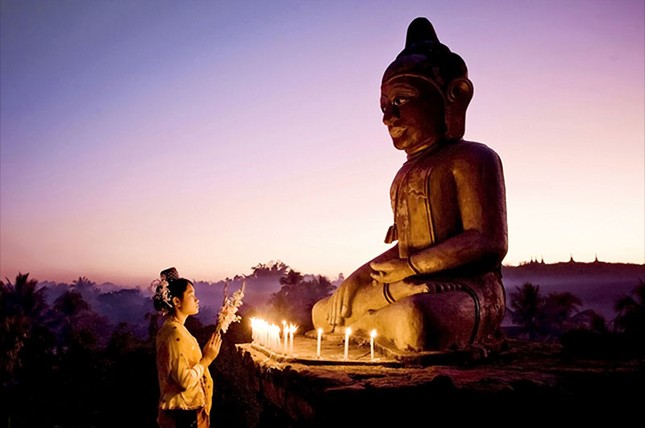 TP.HCM: Lịch thuyết giảng Phật pháp ngày 5-7-2015 ảnh 1 vuot qua cam do.jpg
