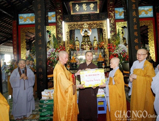 chua sac tu linh thuu (11).jpg