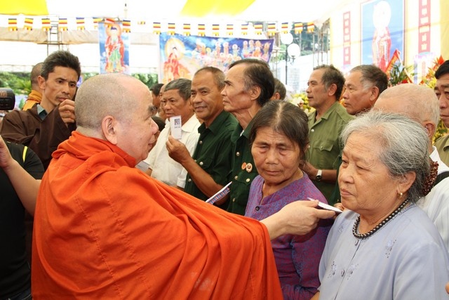 Đại lễ cầu siêu anh hùng liệt sĩ tại Điện Biên ảnh 11 dien bien 10.jpg