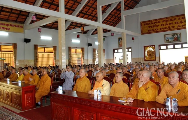 HT.Thích Trí Quảng sách tấn hành giả an cư tỉnh Long An ảnh 6 linh nguyen06.jpg