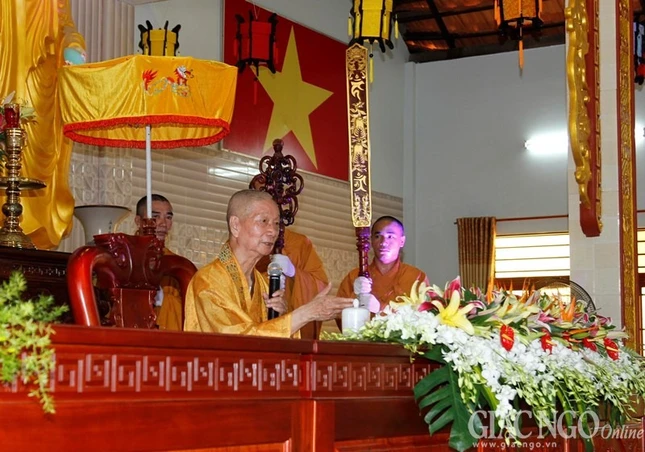 HT.Thích Trí Quảng sách tấn hành giả an cư tỉnh Long An ảnh 5 linh nguyen08.jpg