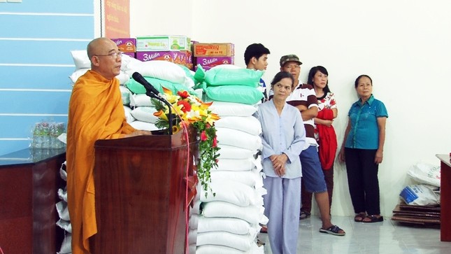 Chư Tăng hệ phái Khất sĩ từ thiện tại Bình Thuận ảnh 1 su mtruc1.jpg