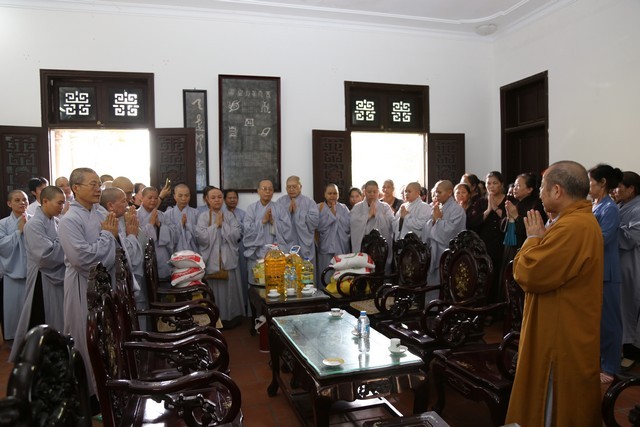 Phân ban Ni giới T.Ư cúng dường trường hạ phía Bắc ảnh 6 Cvan 2.jpg