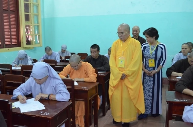 TT-Huế: Học viện PGVN tại Huế thi tuyển sinh khóa VIII ảnh 9 hue 4.JPG