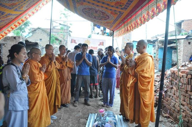 Phật giáo Khất sĩ tại hải ngoại cứu trợ ở Nepal ảnh 1 ksi1.jpg