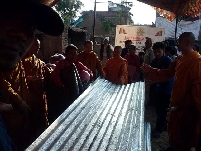 Phật giáo Khất sĩ tại hải ngoại cứu trợ ở Nepal ảnh 3 ksi3.jpg