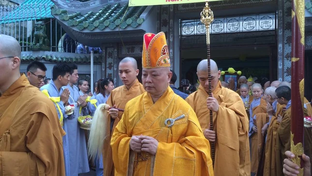 Cung tống kim quan cố NT.Thích nữ Tịnh Thiền trà-tỳ ảnh 5 1 tang le 5.jpg