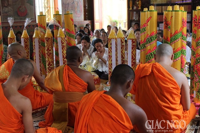 Lễ dâng y tắm mưa tại chùa Candaransi, TV.Phước Sơn ảnh 2 1tm.jpg