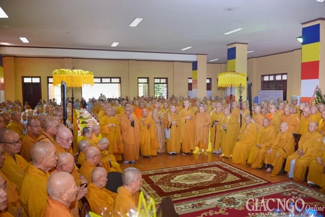 Lễ húy nhật lần thứ 18 cố Đại lão HT.Thích Thiện Hào ảnh 9 ANH BT (12).jpg