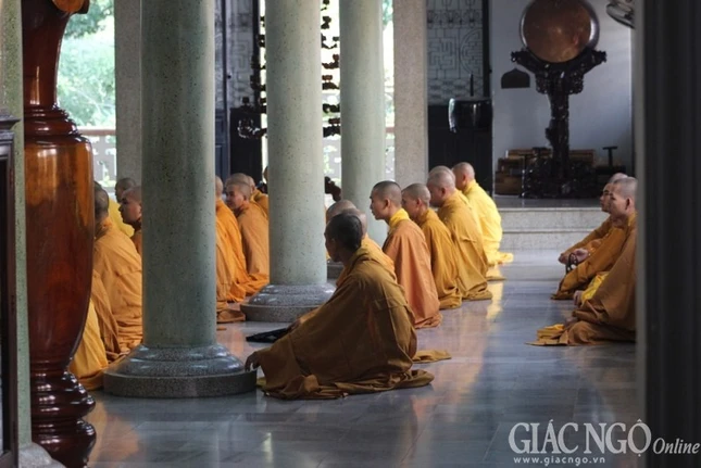 TP.HCM: Chư Tăng Q.Gò Vấp bố-tát trong mùa An cư ảnh 11 14hk.jpg