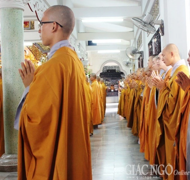 TP.HCM: Chư Tăng Q.Gò Vấp bố-tát trong mùa An cư ảnh 7 9hk.jpg