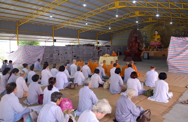 Khoa tu ngay 2-8 (2).JPG