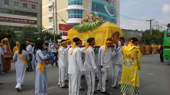 Lễ truy niệm và di quan cố HT.Thích Quảng Tuệ ảnh 6 co ht9.jpg