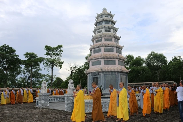 Đại giới đàn Chí Khả khai đạo giới tử Tỳ-kheo ảnh 4 khai dao11.JPG