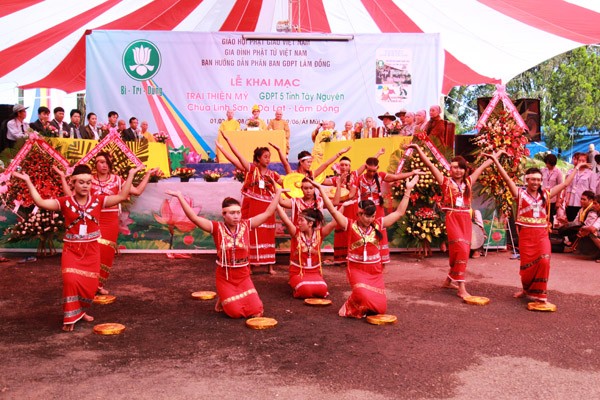 4. Van ngh CM.jpg