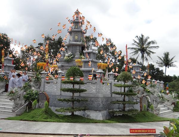 Lễ Đại tường, khánh tạ bảo tháp NT.Hải Triều Âm ảnh 9 ldong 8.jpg