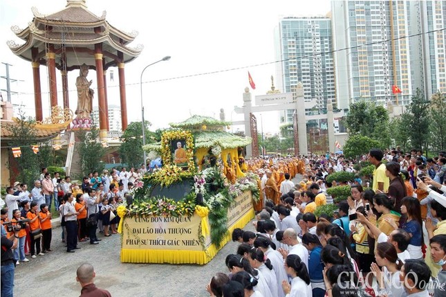 Cung đón kim quan cố Đại lão HT.Thích Giác Nhiên ảnh 8 ANH AA (11).jpg