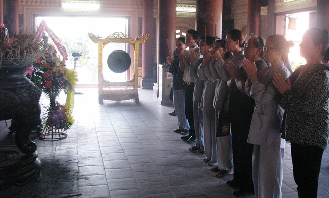 Tăng Ni, Phật tử dâng hương tại Truông Bồn ảnh 1 IMG_0026.JPG
