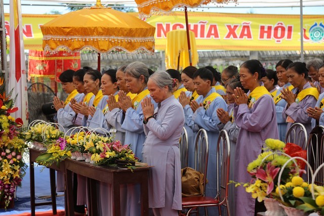 PG Ninh Bình tổ chức Đại lễ Vu lan và lễ dâng y ảnh 4 nb 3.jpg