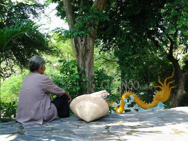 Chuyện người mẹ bán nhang trên núi Bửu Long ảnh 3 camxuc3.jpg