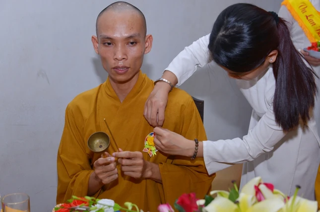 Lễ Bông hồng cài áo tại chùa Quang Minh ảnh 6 BTN_0057.JPG