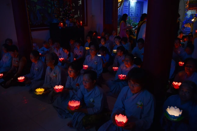 Lễ Bông hồng cài áo tại chùa Quang Minh ảnh 11 BTN_0088.JPG