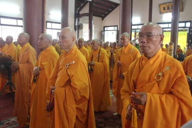 TT-Huế: Đại lễ Vu lan và Pháp hội cúng dường trai tăng ảnh 2 hue 2.JPG
