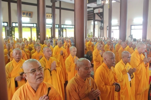 TT-Huế: Đại lễ Vu lan và Pháp hội cúng dường trai tăng ảnh 6 hue 6.JPG
