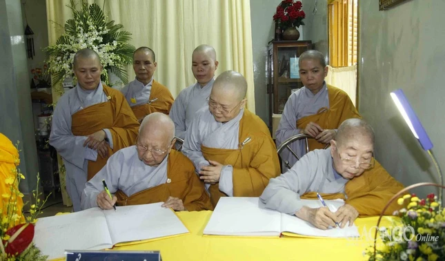 AAAA ANH (2).jpg
