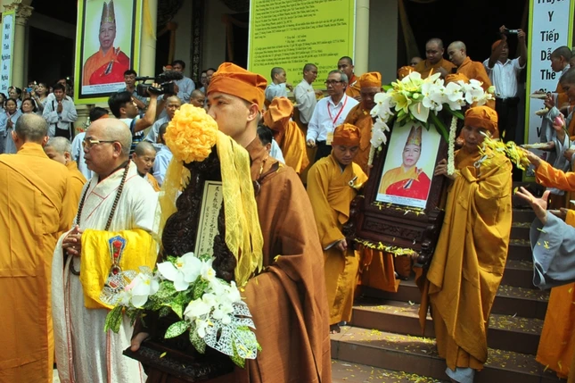 Long An: Lễ truy niệm, di quan cố HT.Thích Tắc Ngộ ảnh 9 DSC_4504.JPG