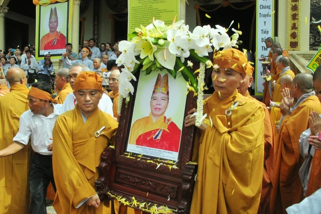 Long An: Lễ truy niệm, di quan cố HT.Thích Tắc Ngộ ảnh 10 DSC_4506.JPG