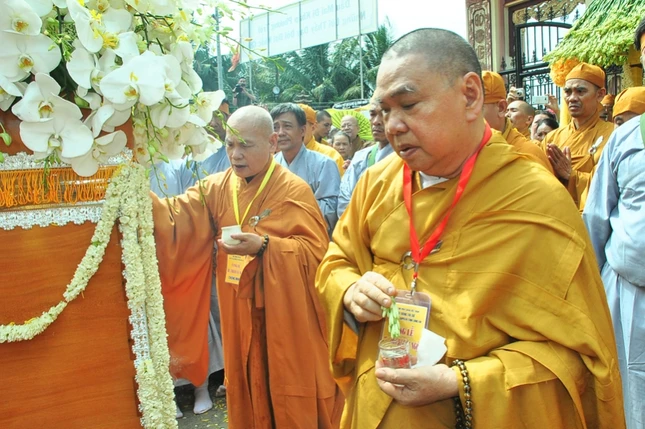 Long An: Lễ truy niệm, di quan cố HT.Thích Tắc Ngộ ảnh 14 DSC_4579.JPG